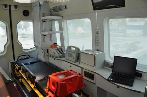 张北县救护车内部
